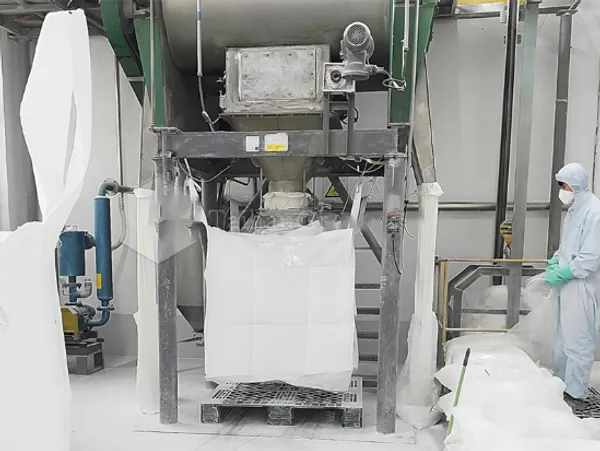 Baffle bag for powders and granules